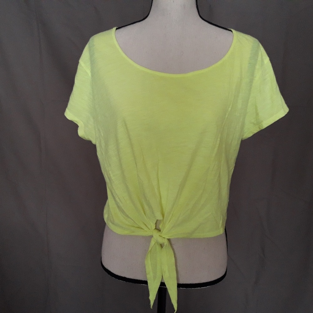 VS Pink crop tie shirt